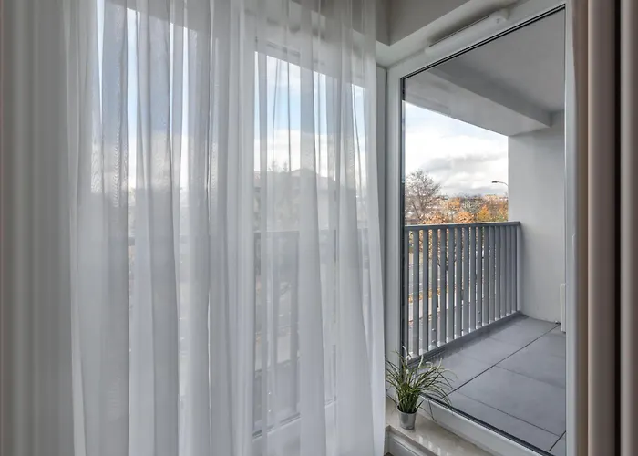 Central Warsaw Apartment - Great Location- One Bedroom Apartment - Siedmiogrodzka 3