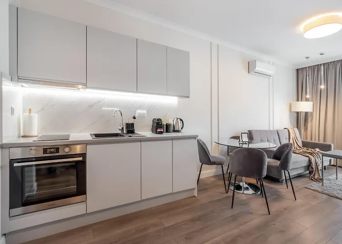 Central Warsaw Apartment - Great Location- One Bedroom Apartment - Siedmiogrodzka 3