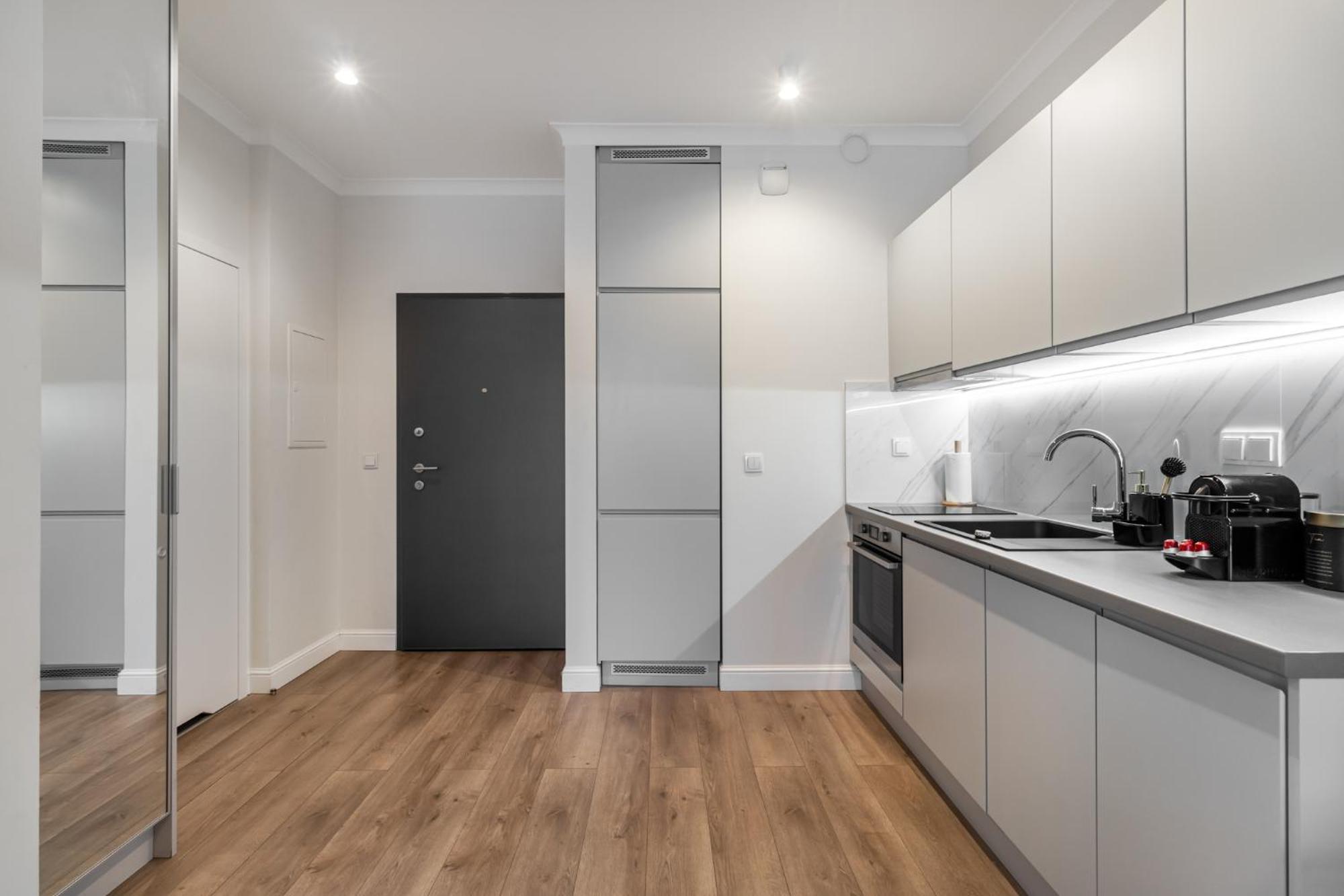 Apartment - Great Location- One Bedroom - Siedmiogrodzka 3 Warschau