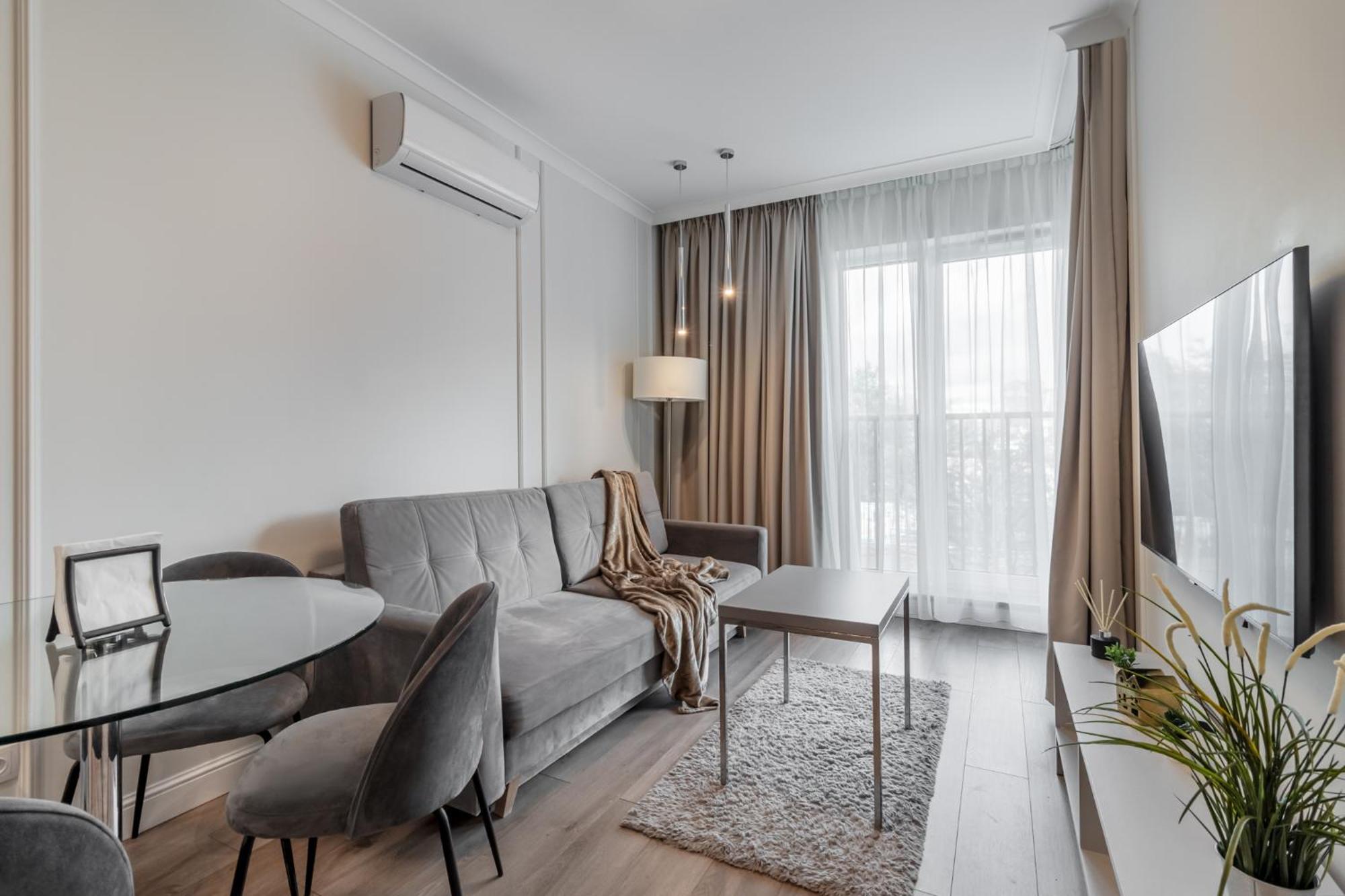 - Great Location- One Bedroom - Siedmiogrodzka 3 Апартаменти Варшава